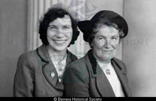 Greta and Dorothy Henderson, 6 Breaclete